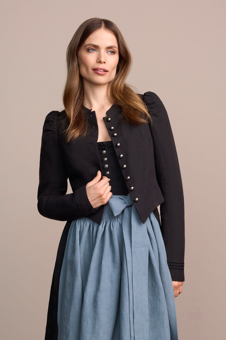 Jacke Leora
