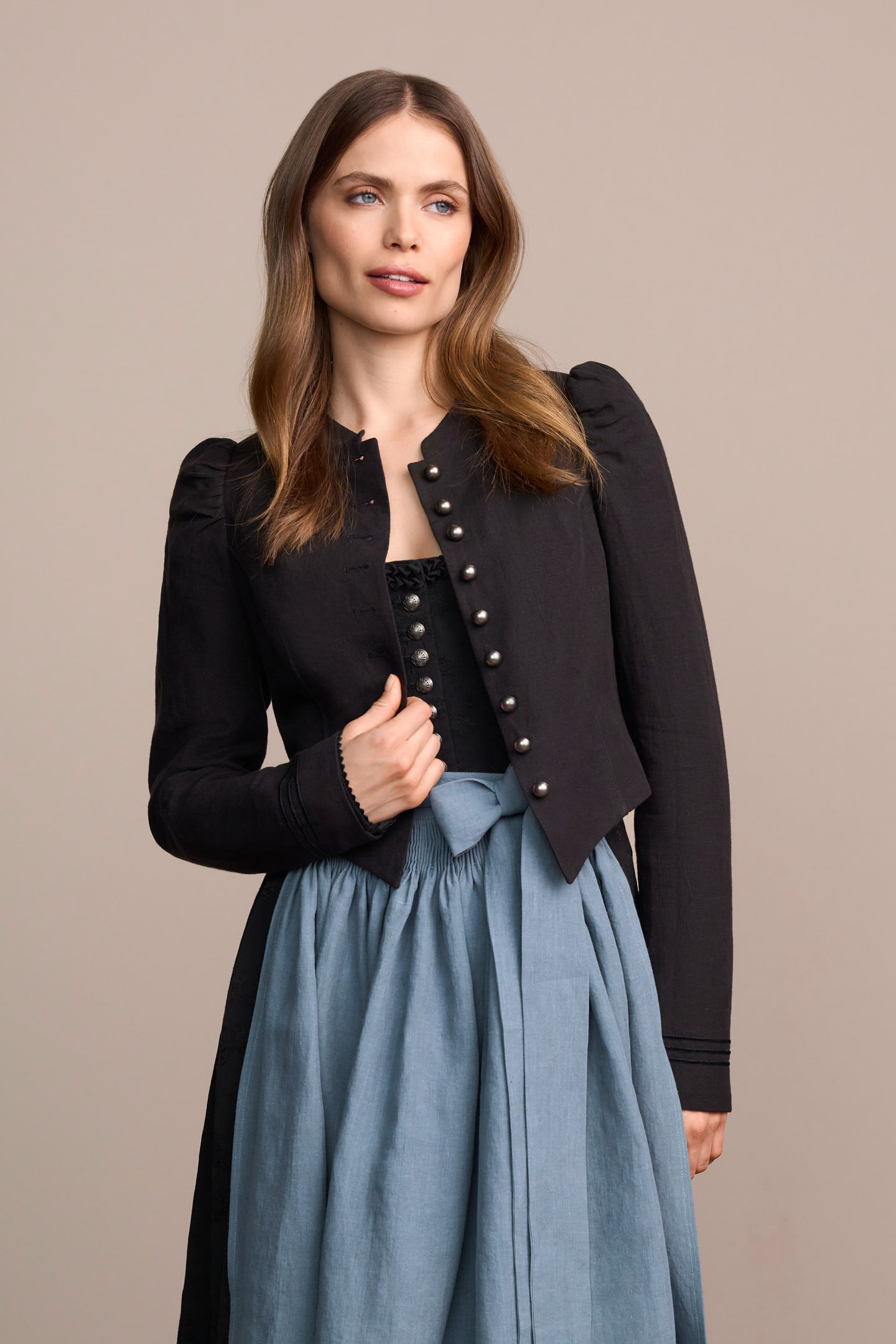 Jacke Leora